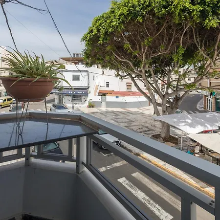 Lightbooking Lola Playa De Apartment *