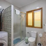 Lightbooking Lola Playa De 아파트